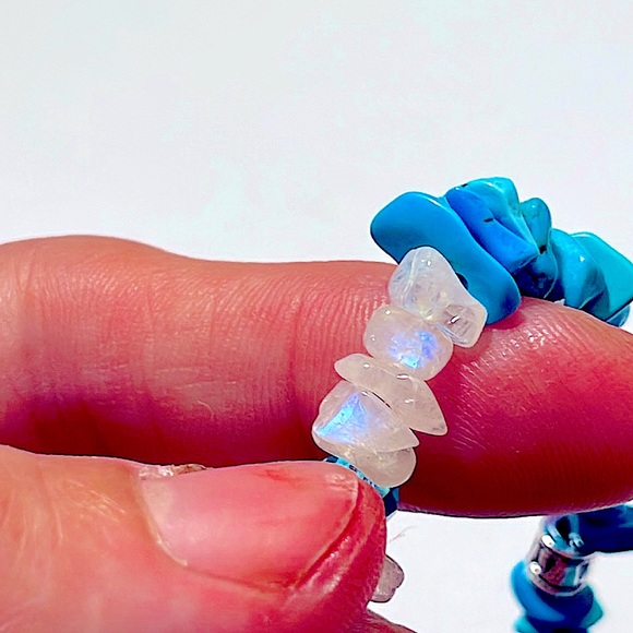 ➡️BOGO!!⬅️ Rainbow Moonstone, Blue Howlite, Swarovski Crystal & Charm Bracelet - Picture 3 of 16